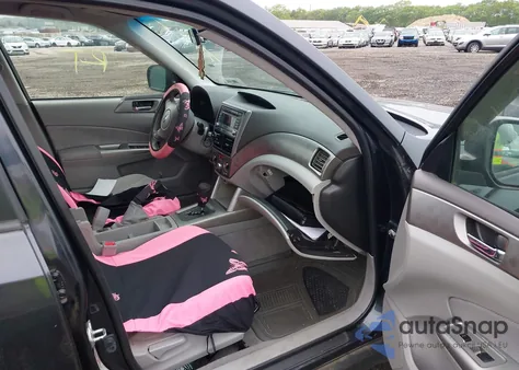 2010 Subaru Forester 2.5X Premium z USA, uszkodzony, nr VIN JF2SH6CC7AH754558